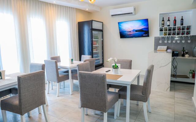 Jomy's Hotel
