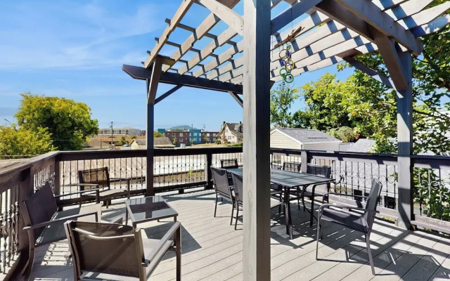 Walkable Gem! Dtwn Chattanooga Base w/ Balcony