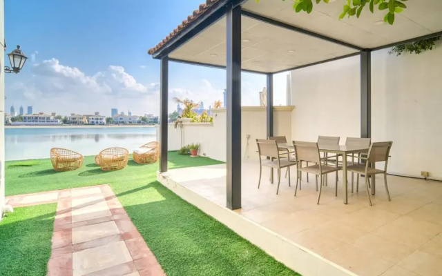 Exclusive 6BR Palm Villa w Private Pool and Beach