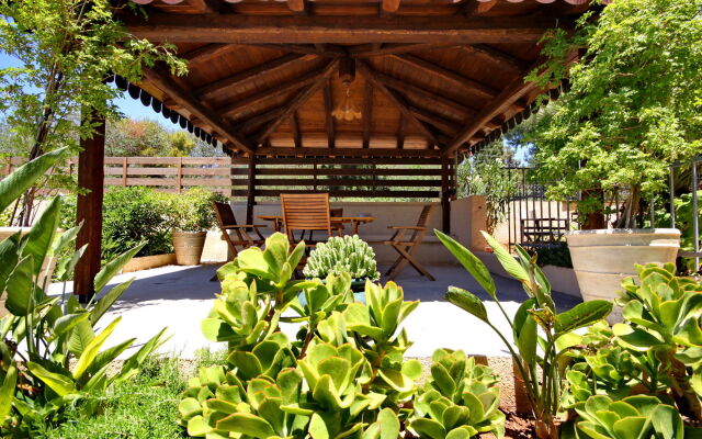 Aloe Luxury Apartments & Suites