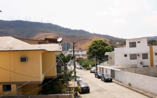 Cesar's House Guayaquil Home Rental