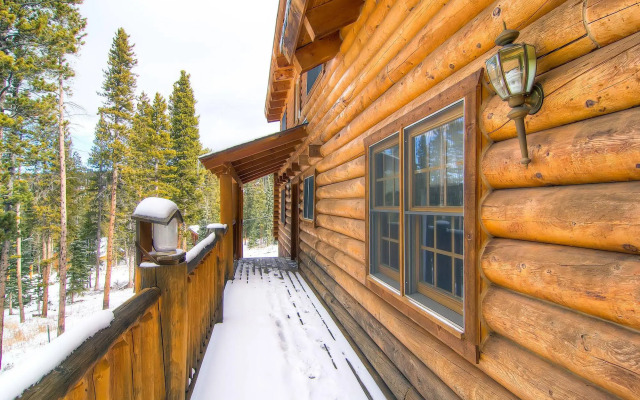 Snowshoe Retreat Boreas Pass by Pinnacle Lodging