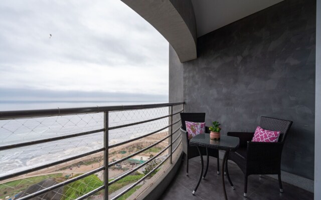 GLOBALSTAY. Ocean View Apartments. Pool. Gym