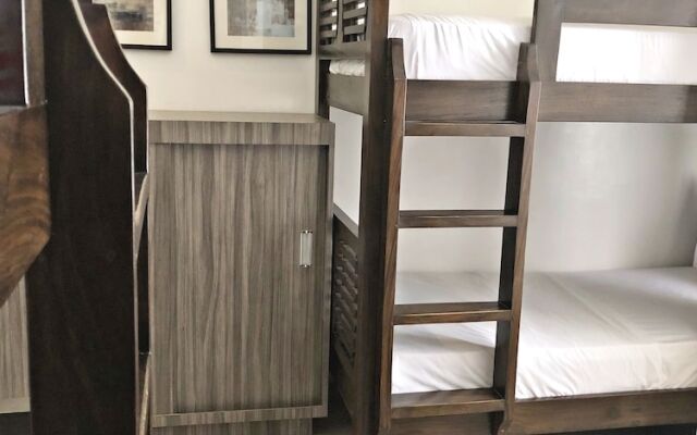 Anton's Loft Designer Resort Pansol