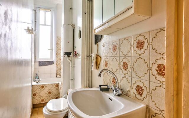 Nice Apartment Near Place de la Nation