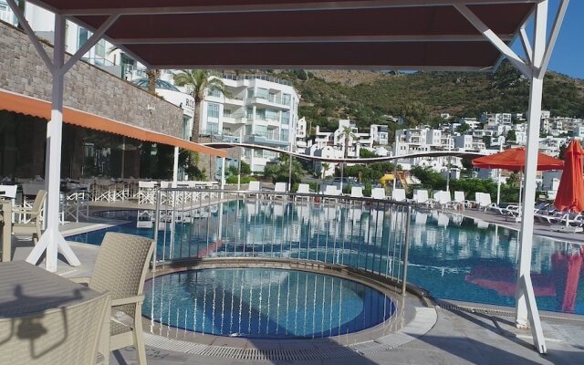 Roxx Suite Deluxe & Spa Hotel