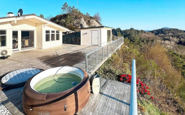 12 Person Holiday Home in Fitjar