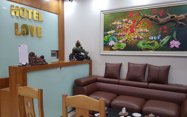 Love Hotel by OYO Rooms