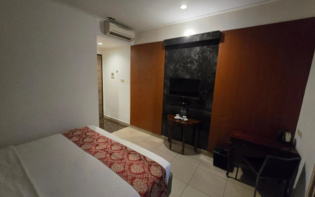 RedDoorz @ Alam Sutera