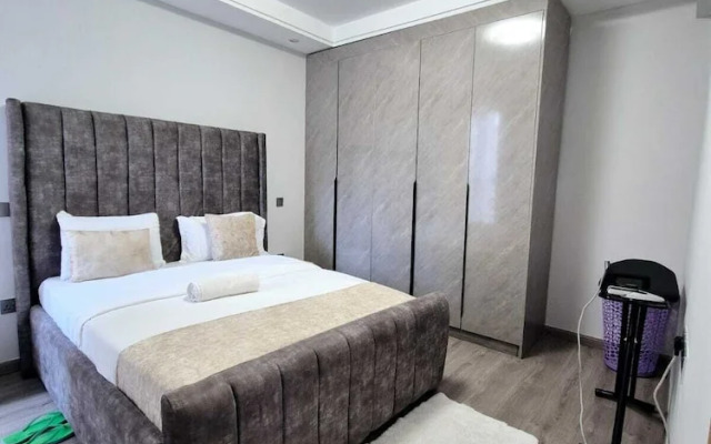 Lux suites 108 Riverside Apartments