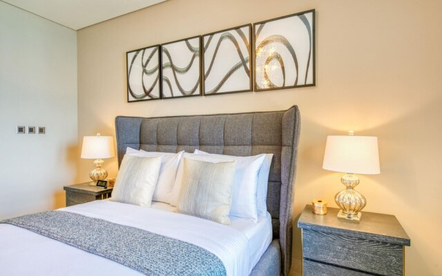 Luxury Palm Property w Beach Sea View