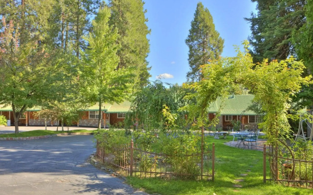 Strawberry Valley Inn
