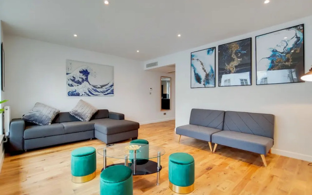 Stunning 4 Bed & 4 Bath House- Hyde Park