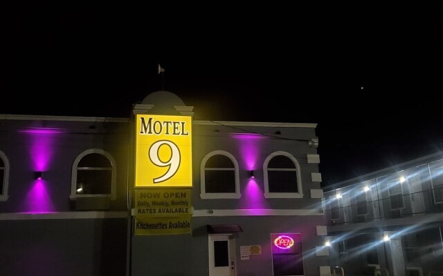 Motel 9