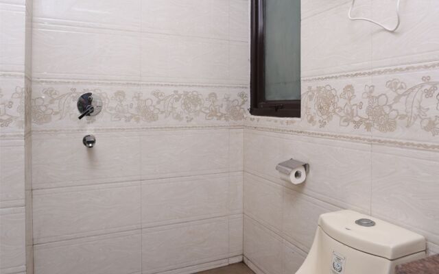 Hotel Golden Tree by OYO Rooms