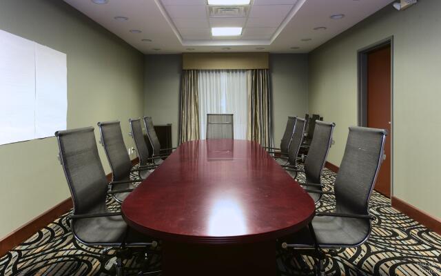 Holiday Inn Express & Suites Fredericksburg by IHG
