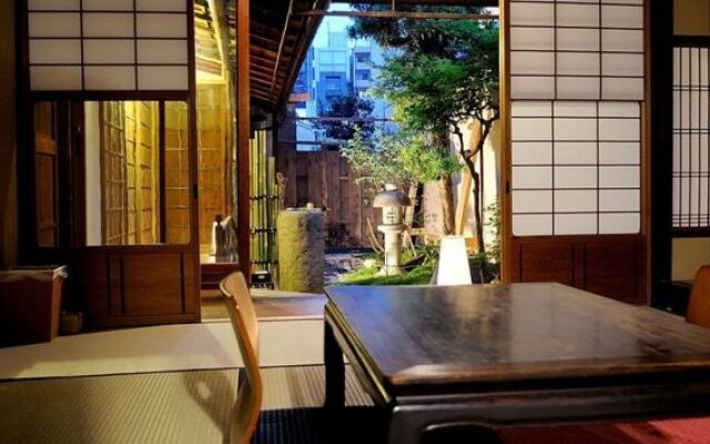 Itsutsuji-an
