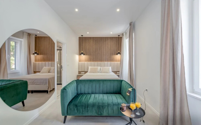 48 Rooms Split