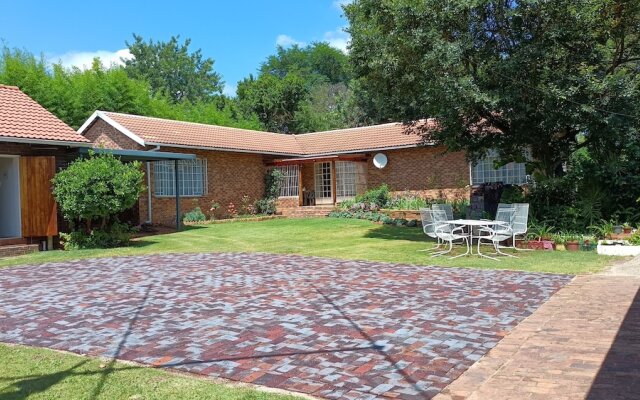 Charming Randburg Accommodation Near the Olivedale Clinic