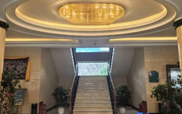 Xiangcheng Bamus Mountain Grand Hotel