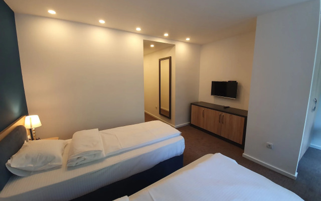 Premium Crown Suites