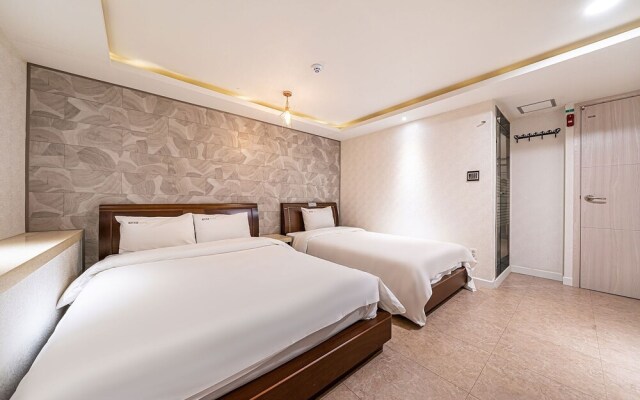 Yangpyeong River House