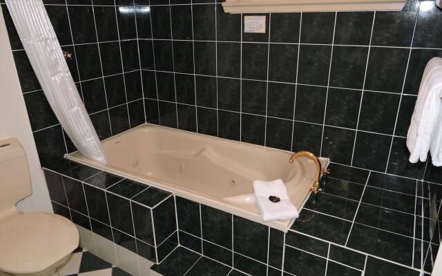 Kubba Roonga Guesthouse - Boutique Luxury Spa Retreat & Gardens