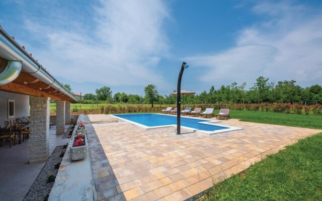 Beautiful Home in Katun With Wifi and 3 Bedrooms