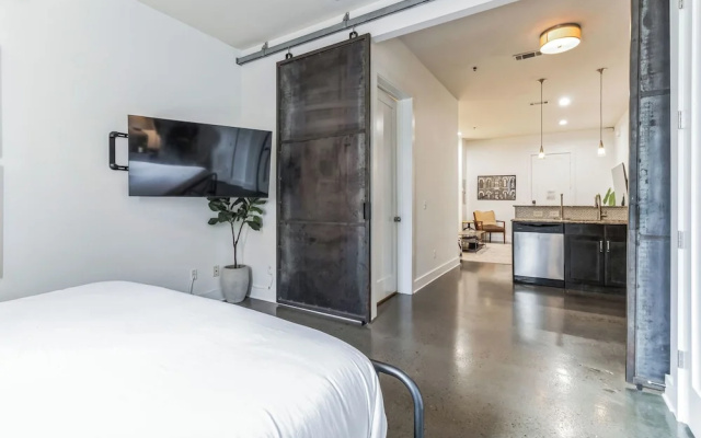 Centennial Park Condo Near Broadway Sleeps 4