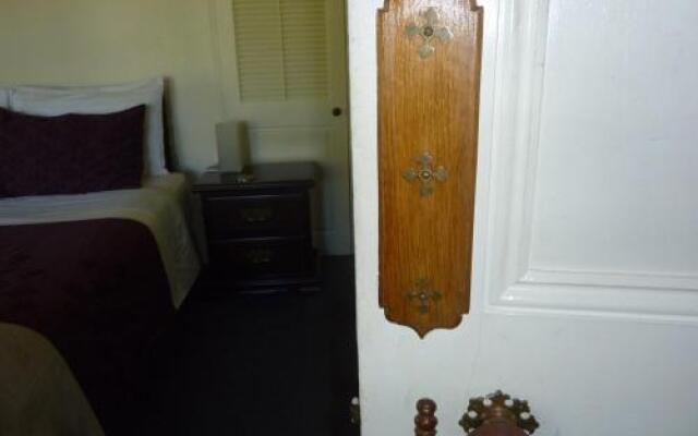 Halfmoon Cottage