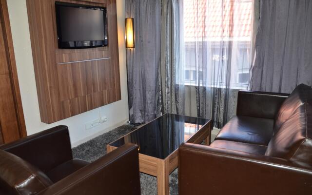 SuperStay Hotel
