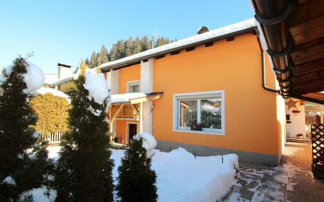 Snug Apartment in Kitzbühel - Kirchberg near Ski Slopes