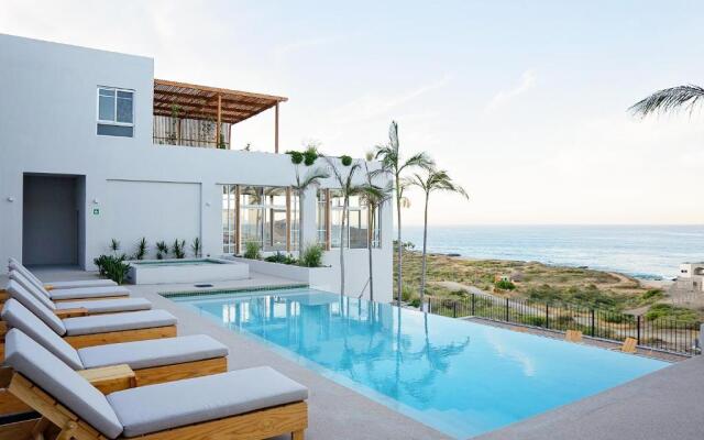 Topia Retreat - Surf Suite Sur