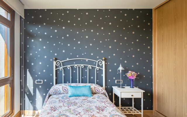 Classy Holiday Home With Swimming Pool, Garden, Bbq, Parking