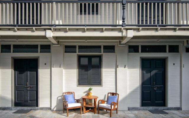 Noordin Mews