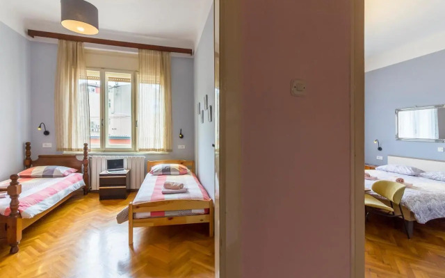 Spacious & Smart Center Apartment