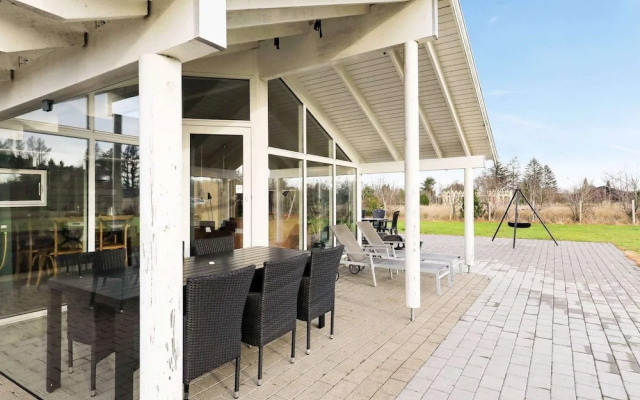 8 Person Holiday Home in Albaek