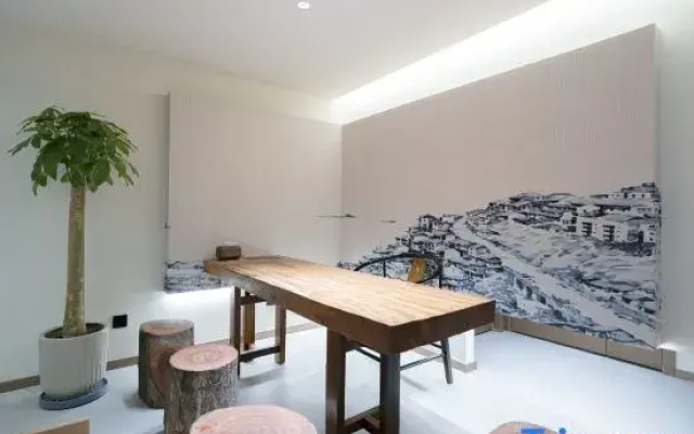 Sansheng Homestay (Datong Mingtang Park)