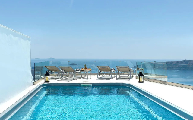 Pearl on the Cliff Hotel & Suites