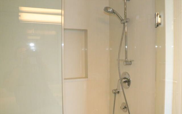 Jamaica Royale - 803 - 2 Br Condo