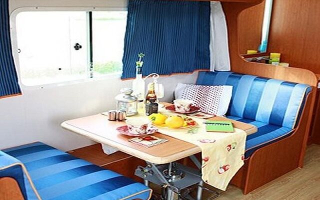 Spring Summer Fall Winter Caravan