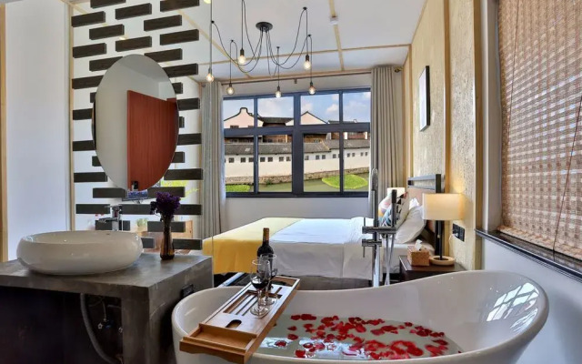 Wuzhen Qingyi Hotel