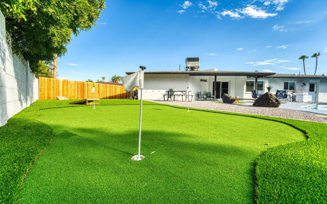 3BR Sleeps 8 Pool Putting Green BQQ Large Island!
