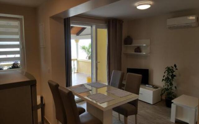 Sea View Apartments Nina