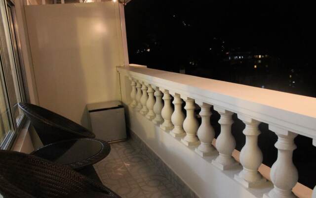 Hotel White Yak