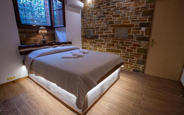 The Backyard Fisherman's House