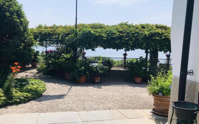 Casa Al Vicolo Di Ranco 50mt From Beach - Happy Rentals