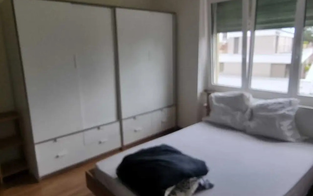 Full 3 Bedroom Flat With Internet and Balcony