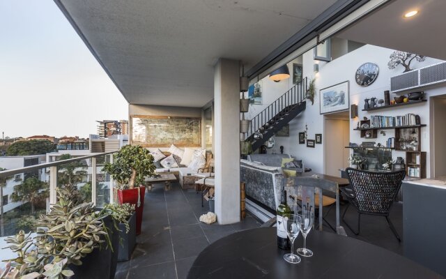 Loft Penthouse With Startling City Views + Parking