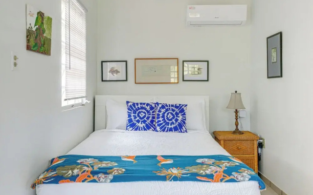 Walk to Beach! Vieques Casita w/ Pool Access